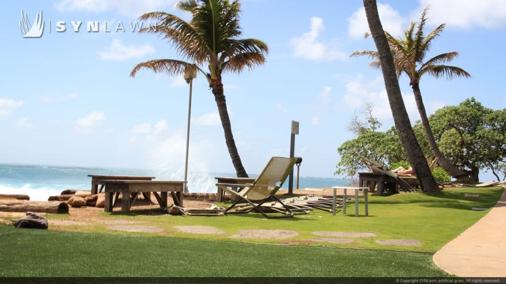 SYNLawn-artificial-grass-residential-oceanside-lounging-area
