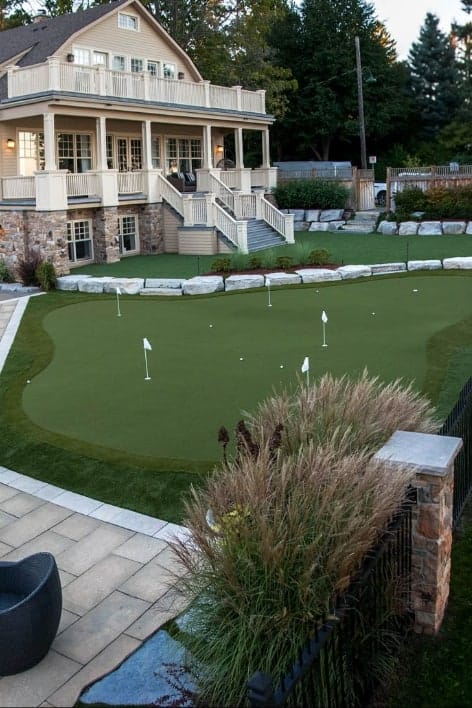 Backyard putting green installed by SYNLawn