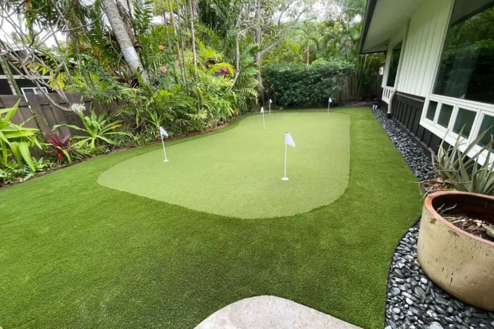 Backyard putting green installed by SYNLawn